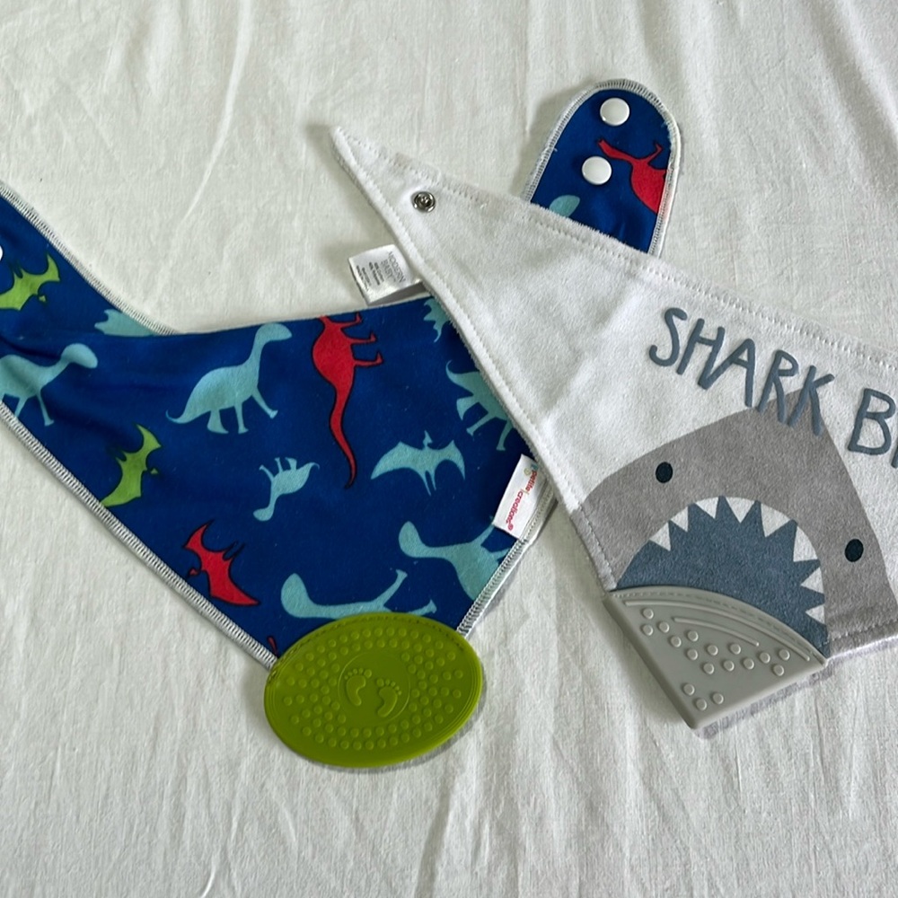 Teething bandanna bibs